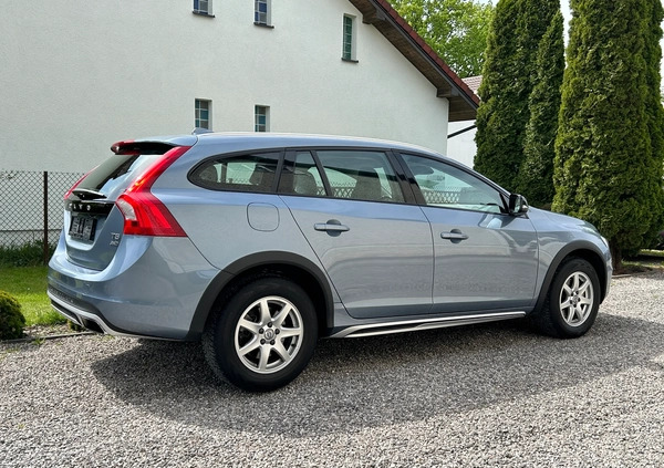 Volvo V60 Cross Country cena 71900 przebieg: 72300, rok produkcji 2018 z Garwolin małe 436